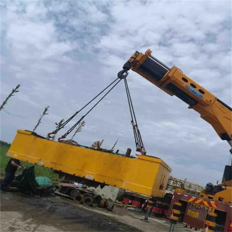 费县随车吊吊集装箱怎么吊